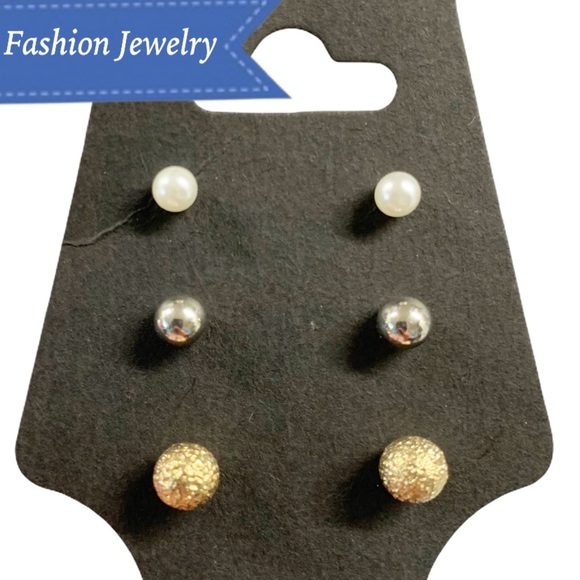 Fashion Jewelry Jewelry - 🎀 3/$20 Lot 12- Set of 3 Fashion Earrings